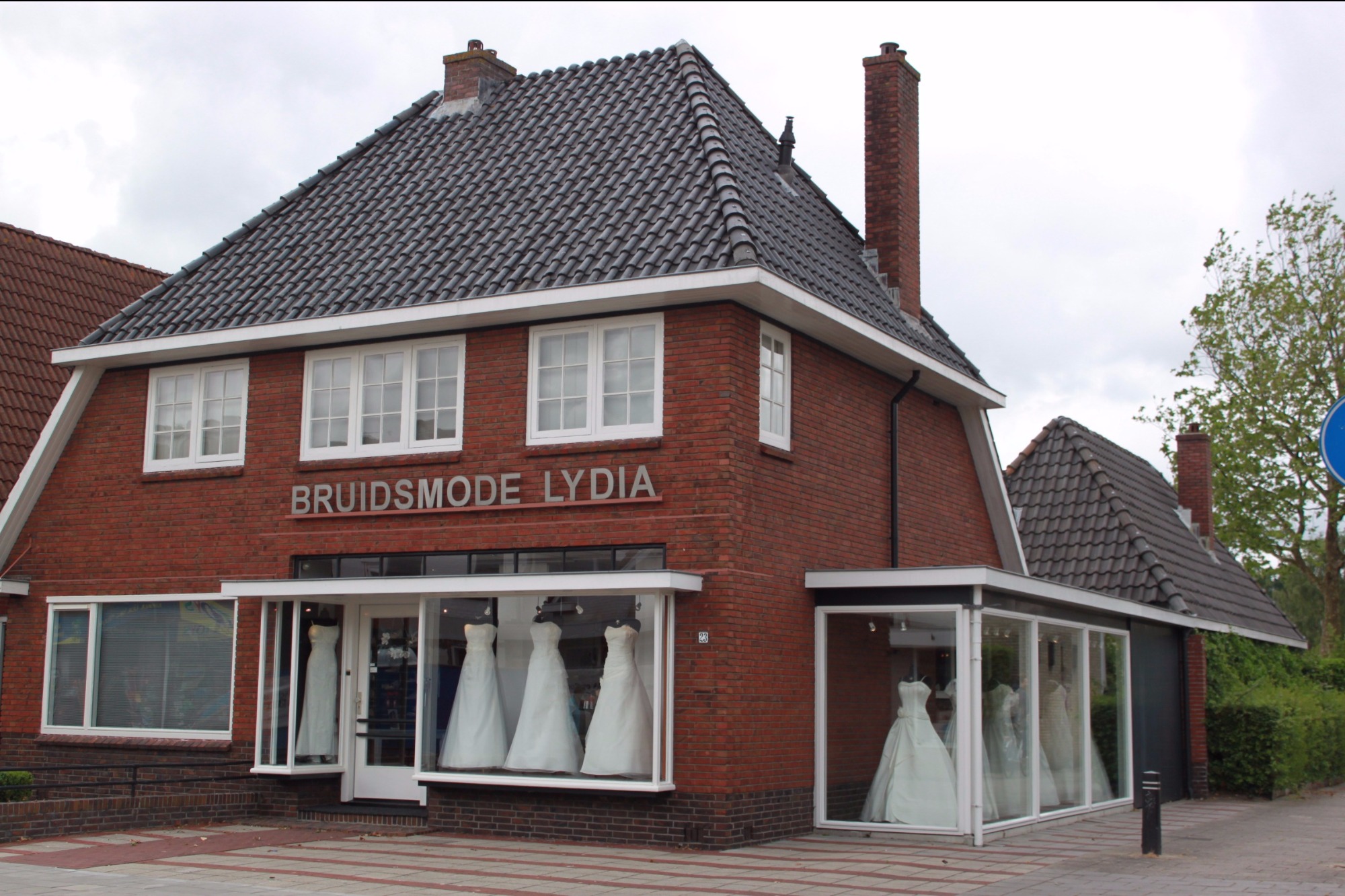 Nieuwe collectie 2018 en outlet budget collectie | Bruidsmode Lydia