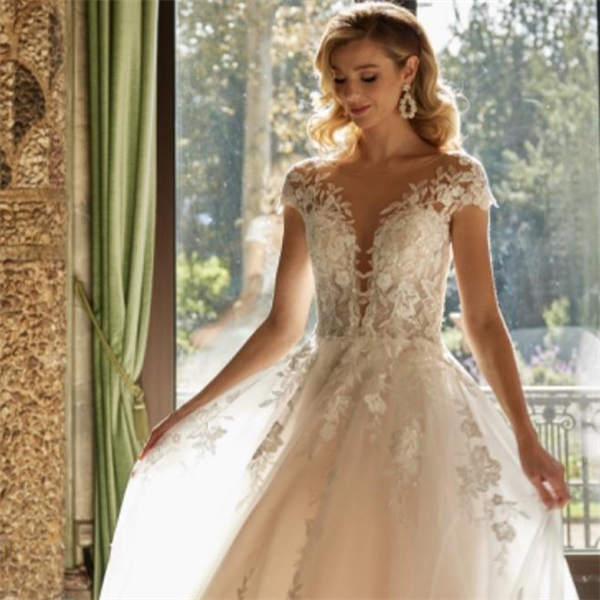 Internationale merken  | Bruidsmode Lydia 