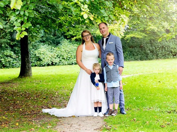 Bruidspaar van der Zee | Bruidsmode Lydia 